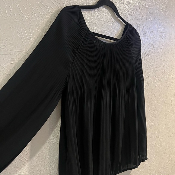 Max Studio Black Pleated Blouse - Picture 3 of 10